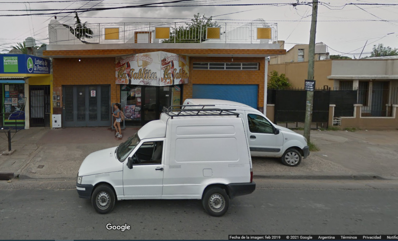 LOCAL COMERCIAL EN AV GASPAR CAMPOS