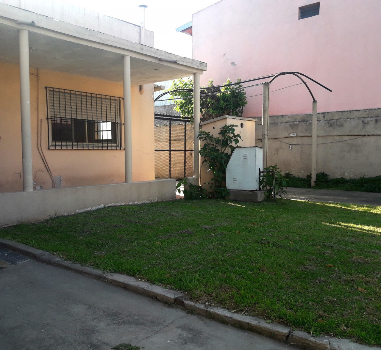 2 Casas de 3 amb en Venta - Jose C Paz
