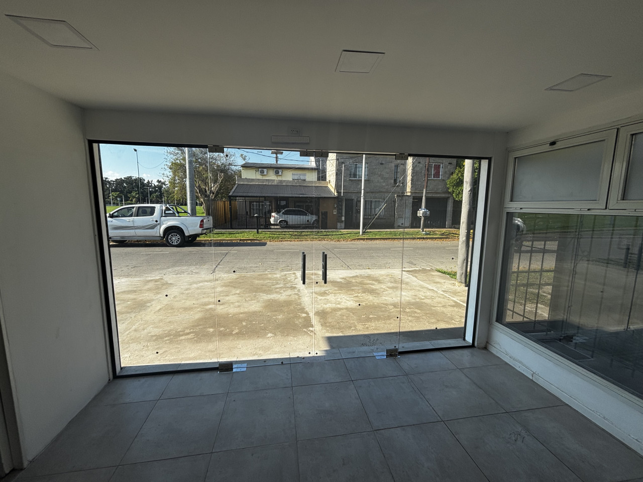 alquiler - Local Comercial a Estrenar en Los Polvorines